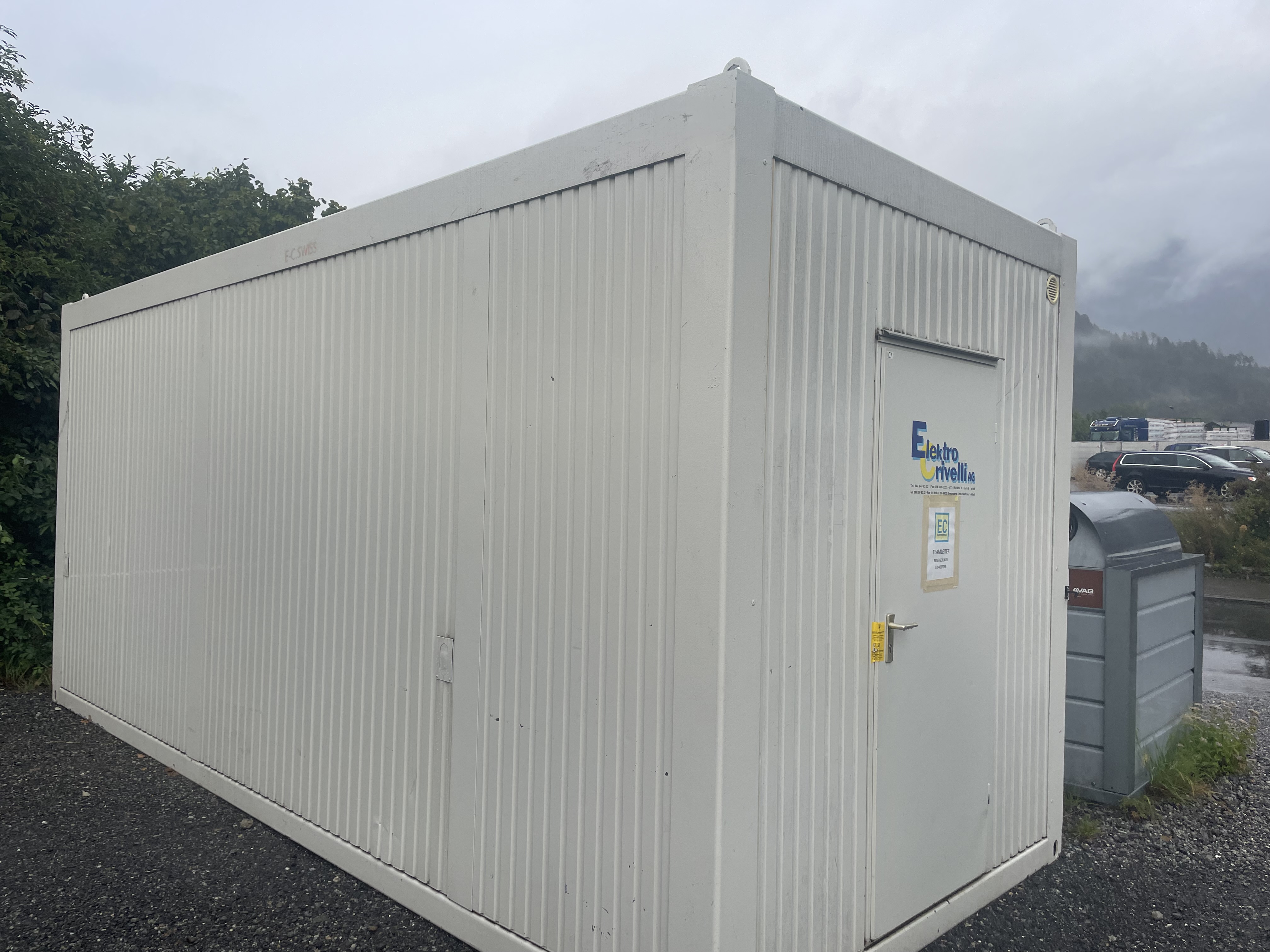 Bau- & Elektromaterial aus einem Konkurs