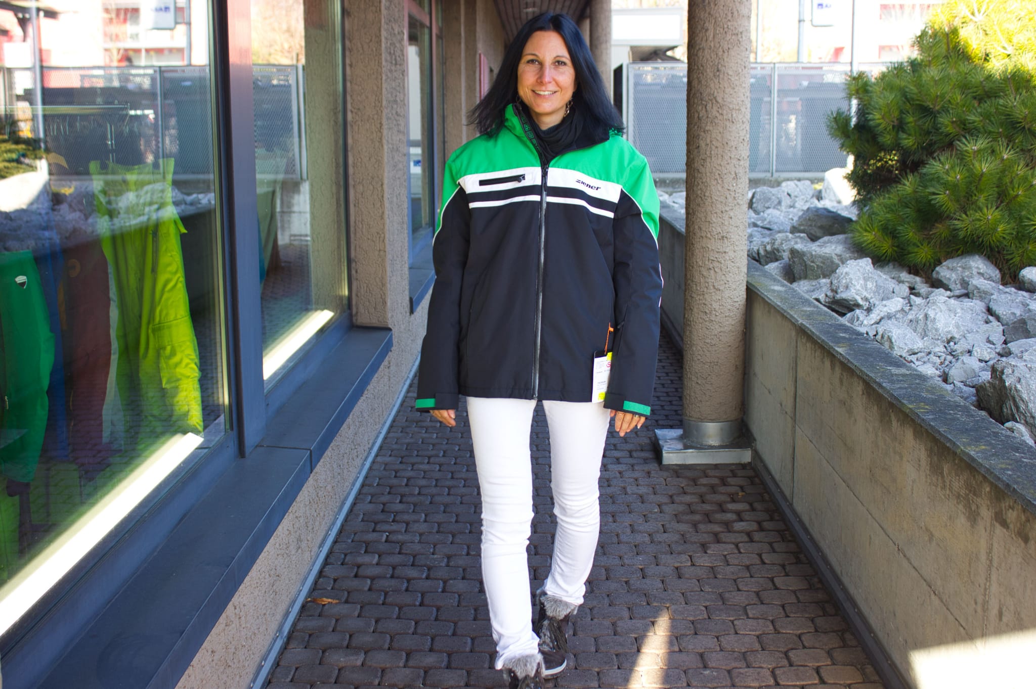 3B4c3318 5Cdb 4Baa B370 014C11034d7e