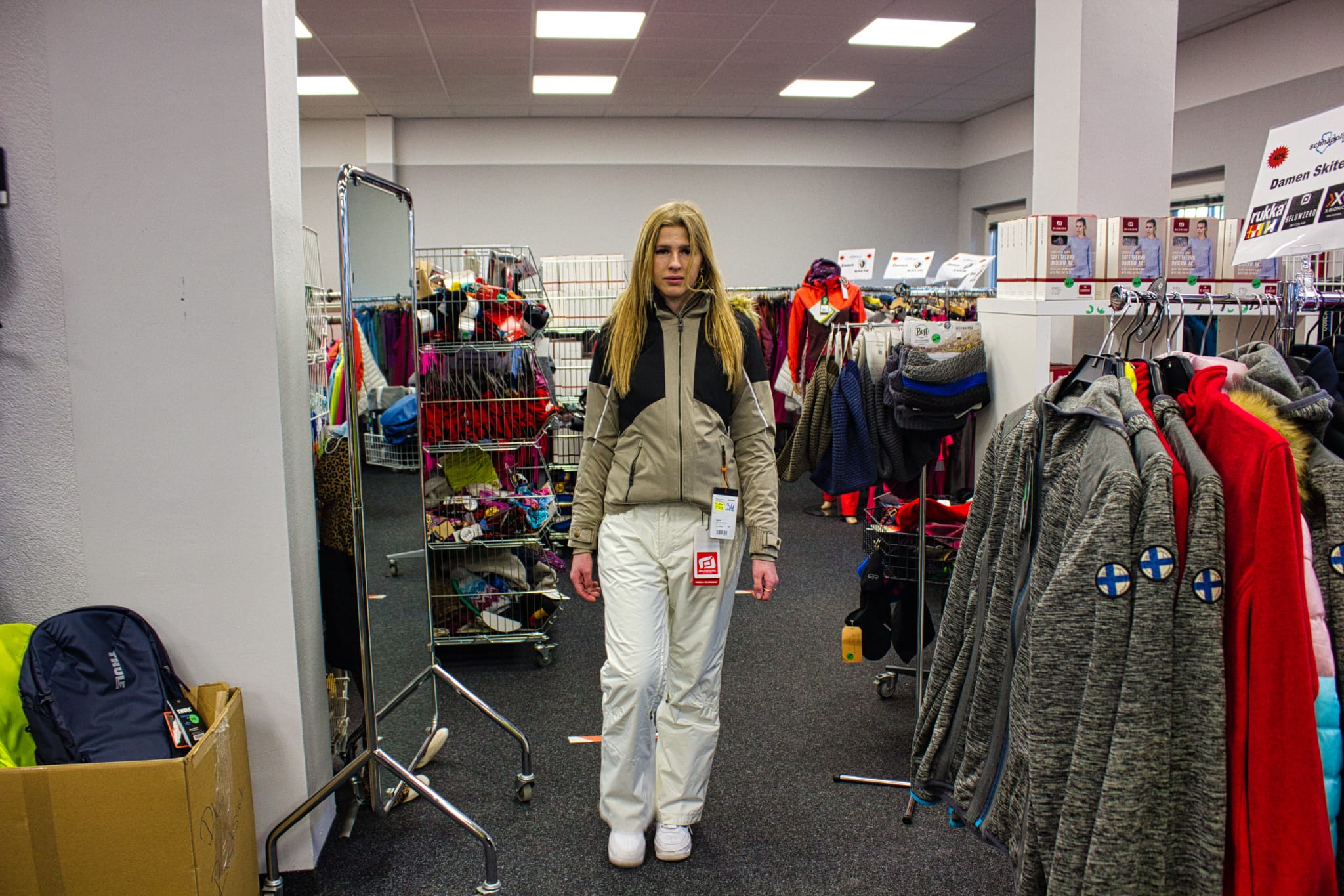 56021536 372B 4760 9Add 56323F1d6dd8